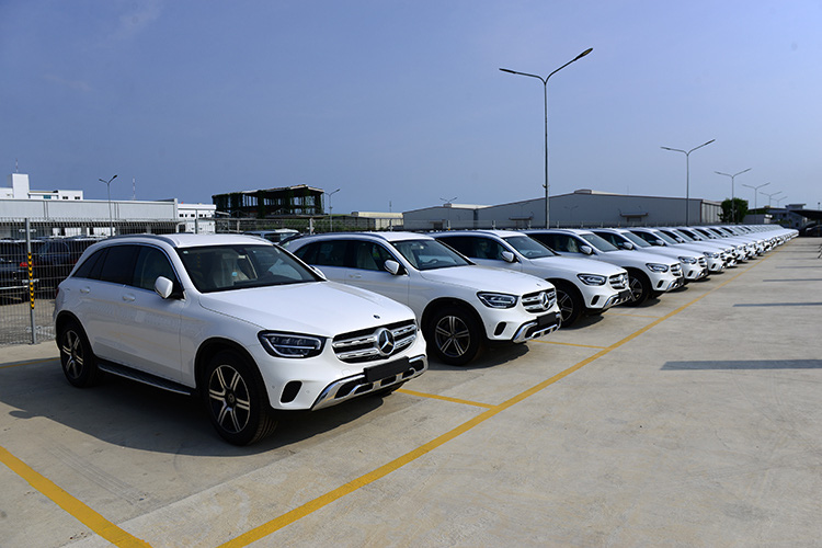 Cuộc đấu xe sang ở Việt Nam - Mercedes và phần còn lại - Ảnh 2.