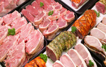 Giá cả thị trường hôm nay 18/3: Giá heo hơi giảm đến 10.000 đồng/kg, siêu thị lại ồ ạt khuyến mãi thịt heo, mì tôm