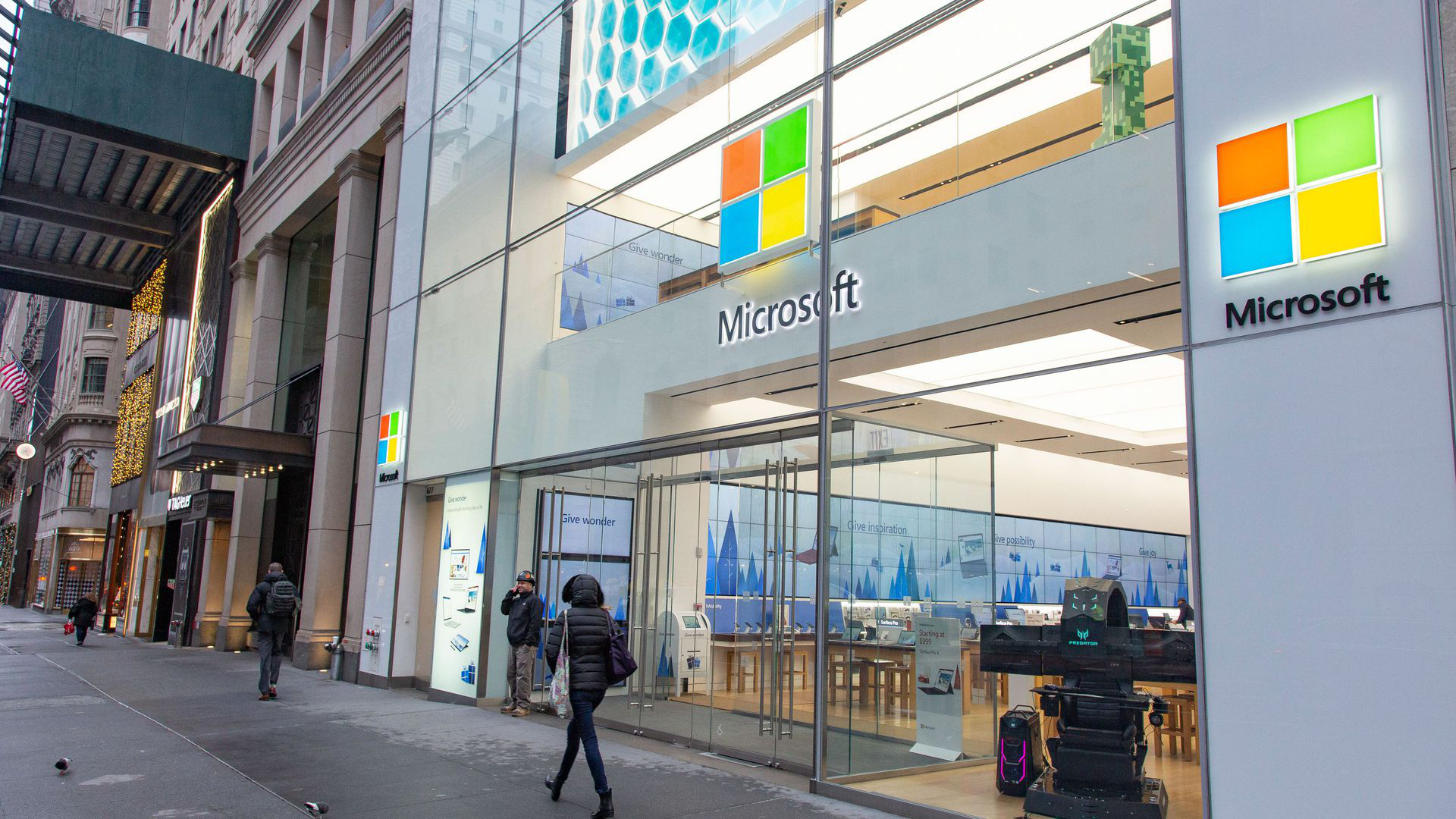 E ngại trước đại dịch Covid-19, Microsoft đóng cửa toàn bộ hệ thống bán lẻ - Ảnh 3. E ngại trước đại dịch Covid-19, Microsoft đóng cửa toàn bộ hệ thống bán lẻ - Ảnh 3.