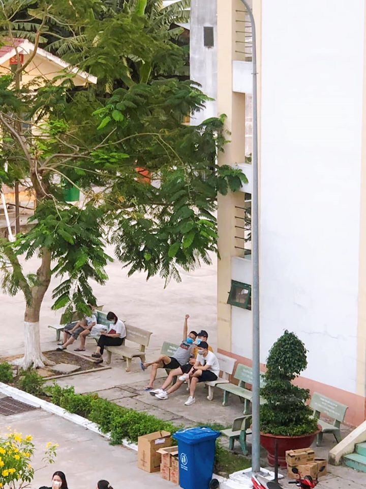Nhật kí 'Học kì quân sự' mùa dịch Covid-19 của du học sinh trở về từ CH Séc - Ảnh 29. Nhật kí 'Học kì quân sự' mùa dịch Covid-19 của du học sinh trở về từ CH Séc - Ảnh 29.
