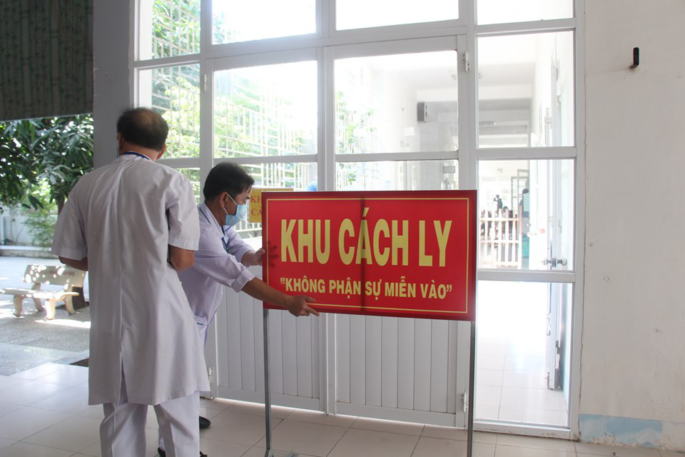 Ninh Thuận: Hơn 110 trường hợp tiếp xúc gần với 2 bệnh nhân 61 và 67 được cách li tập trung - Ảnh 2.