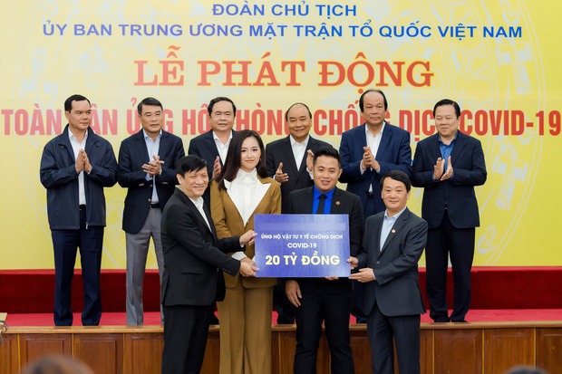 Loạt doanh nghiệp, cá nhân ủng hộ hơn 230 tỉ đồng phòng chống dịch Covid-19 sau kêu gọi của Thủ tướng - Ảnh 1. Loạt doanh nghiệp, cá nhân ủng hộ hơn 230 tỉ đồng phòng chống dịch Covid-19 sau kêu gọi của Thủ tướng - Ảnh 1.