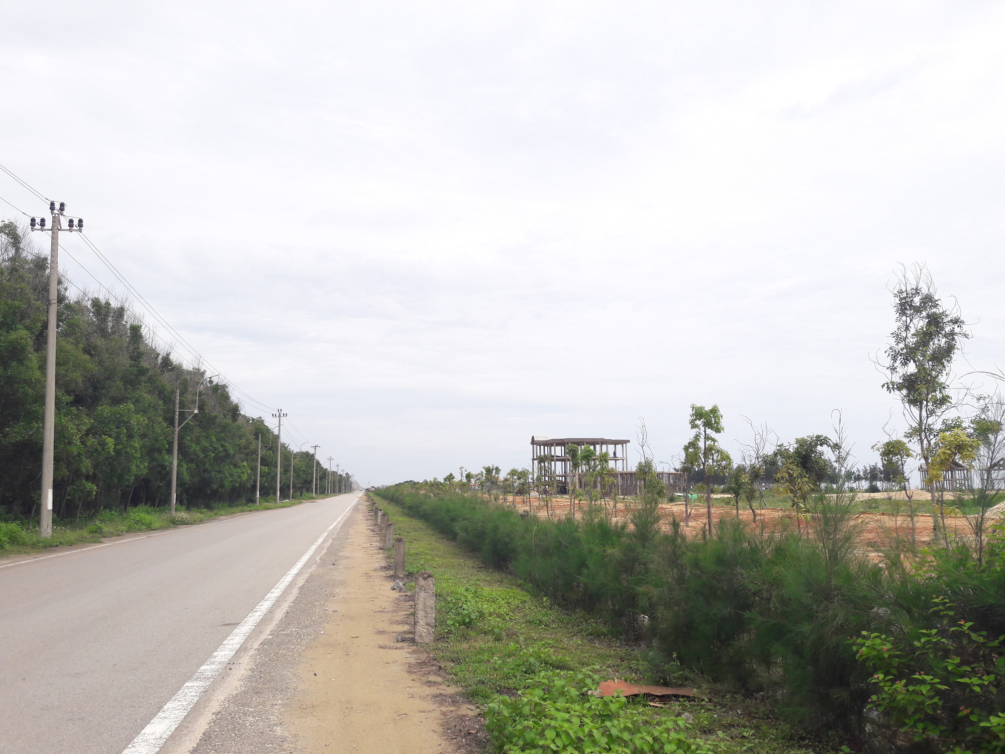Quảng Nam cho dừng bổ sung kinh doanh condotel tại dự án Khu du lịch sinh thái Phi Trường và Chu Lai Resort - Ảnh 1. Quảng Nam cho dừng bổ sung kinh doanh condotel tại dự án Khu du lịch sinh thái Phi Trường và Chu Lai Resort - Ảnh 1.
