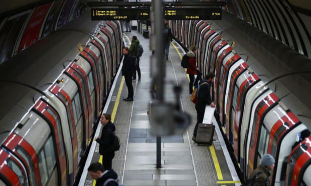 Chính phủ Anh xem xét phong tỏa một phần London - Ảnh 1. Chính phủ Anh xem xét phong tỏa một phần London - Ảnh 1.