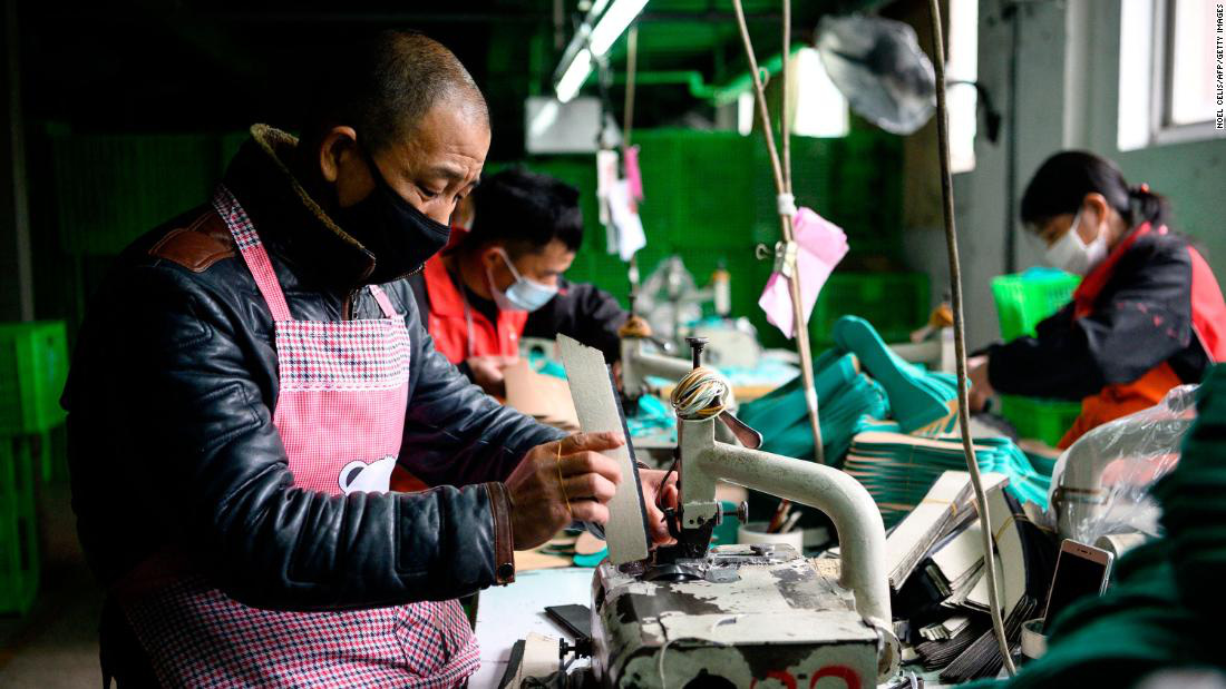 Các nhà máy của Trung Quốc vừa có một tháng tồi tệ nhất trong lịch sử vì virus Covid - 19 - Ảnh 2. Các nhà máy của Trung Quốc vừa có một tháng tồi tệ nhất trong lịch sử vì virus Covid - 19 - Ảnh 2.