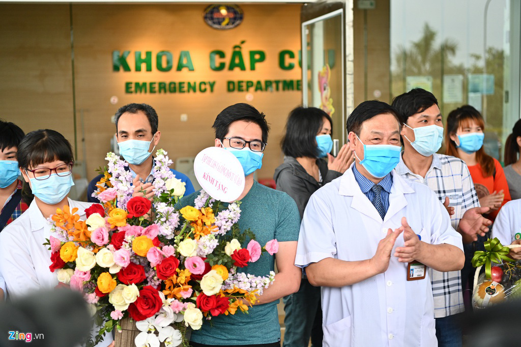 30 công dân Việt Nam trở về từ Vũ Hán được xuất viện - Ảnh 9. 30 công dân Việt Nam trở về từ Vũ Hán được xuất viện - Ảnh 9.