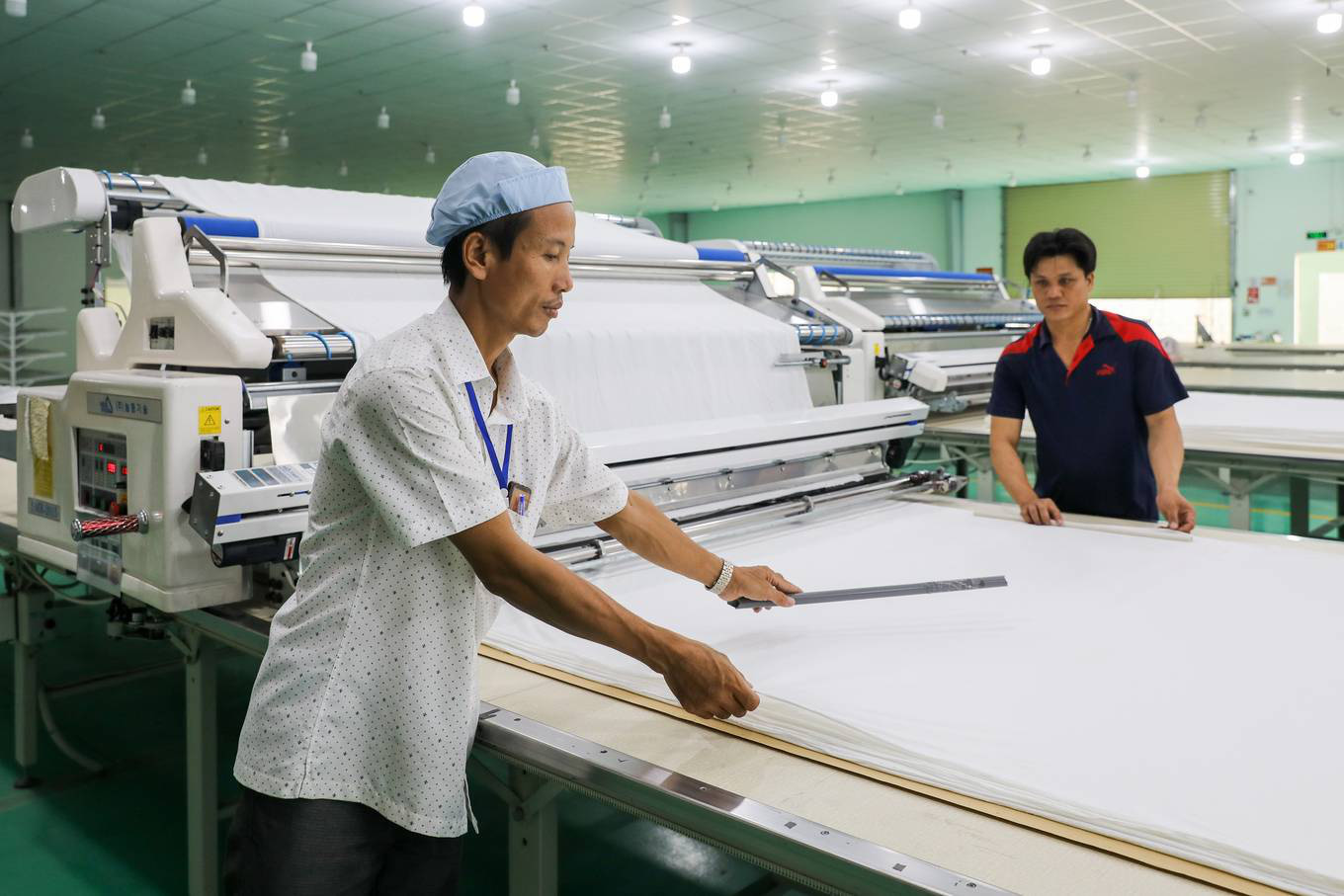 Sản xuất khẩu trang vải kháng khuẩn - Ảnh 4. Sản xuất khẩu trang vải kháng khuẩn - Ảnh 4.