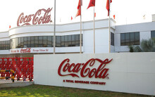 Coca-Cola tuyên bố dừng quảng cáo 1 tháng, dành 7 tỉ đồng đóng góp chống dịch Covid-19