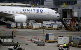 Tổng thống Donald Trump kí duyệt gói cứu trợ hàng không 50 tỉ USD, thêm 50 tỉ USD cho riêng Boeing