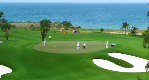 Nhiều ý kiến quanh việc Bắc Ninh xin làm sân golf cạnh sông Đuống - Ảnh 1. Nhiều ý kiến quanh việc Bắc Ninh xin làm sân golf cạnh sông Đuống - Ảnh 1.