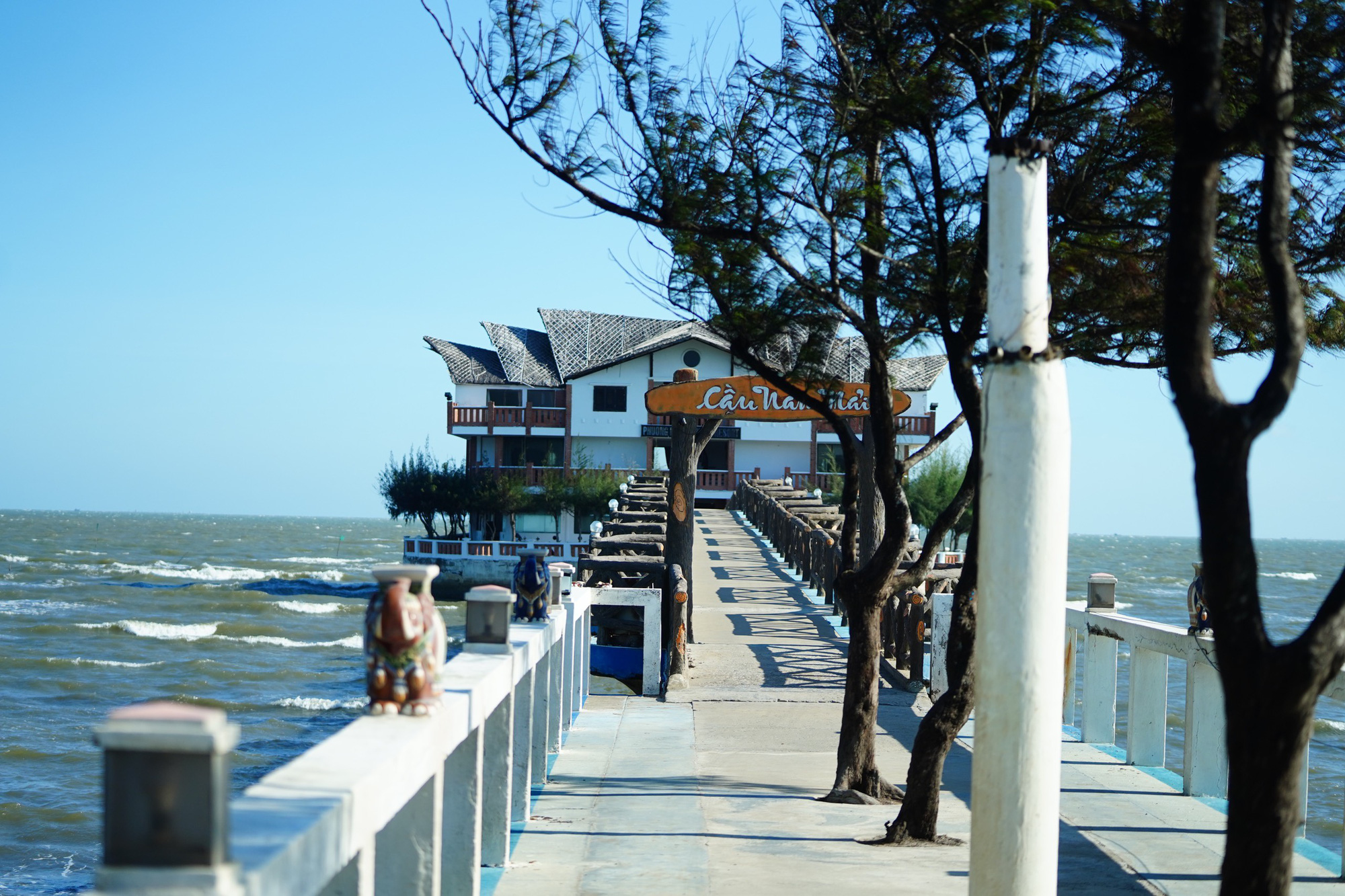 Nhiều người xin được cách li ở resort, khách sạn cao cấp - Ảnh 12.