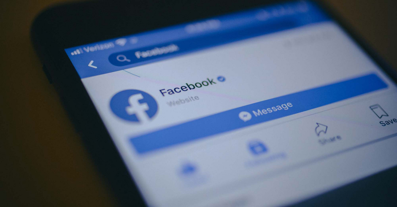 Facebook xử lý mạnh tay với các cá nhân rao bán các mặt hàng liên quan đến virus corona - Ảnh 1.