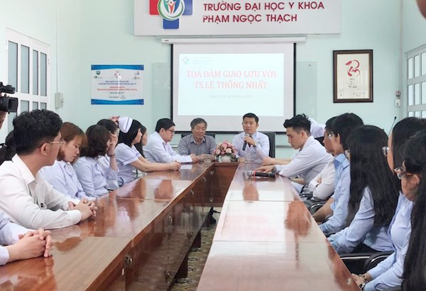 Hơn 1.000 sinh viên năm cuối ngành y ở TP.HCM tham gia chống dịch - Ảnh 1. Hơn 1.000 sinh viên năm cuối ngành y ở TP.HCM tham gia chống dịch - Ảnh 1.