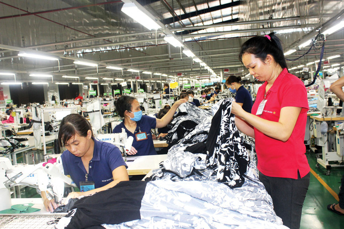Bộ Công Thương họp khẩn, tìm giải pháp cứu doanh nghiệp xuất nhập khẩu vào Mỹ, EU - Ảnh 1. Bộ Công Thương họp khẩn, tìm giải pháp cứu doanh nghiệp xuất nhập khẩu vào Mỹ, EU - Ảnh 1.