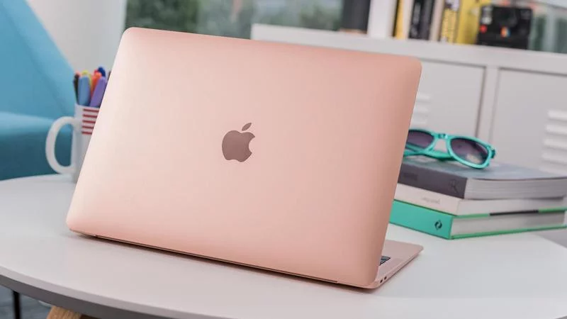 MacBook Air 2020 đọ sức cùng iPad Pro 2018 và cái kết bất ngờ - Ảnh 1. MacBook Air 2020 đọ sức cùng iPad Pro 2018 và cái kết bất ngờ - Ảnh 1.