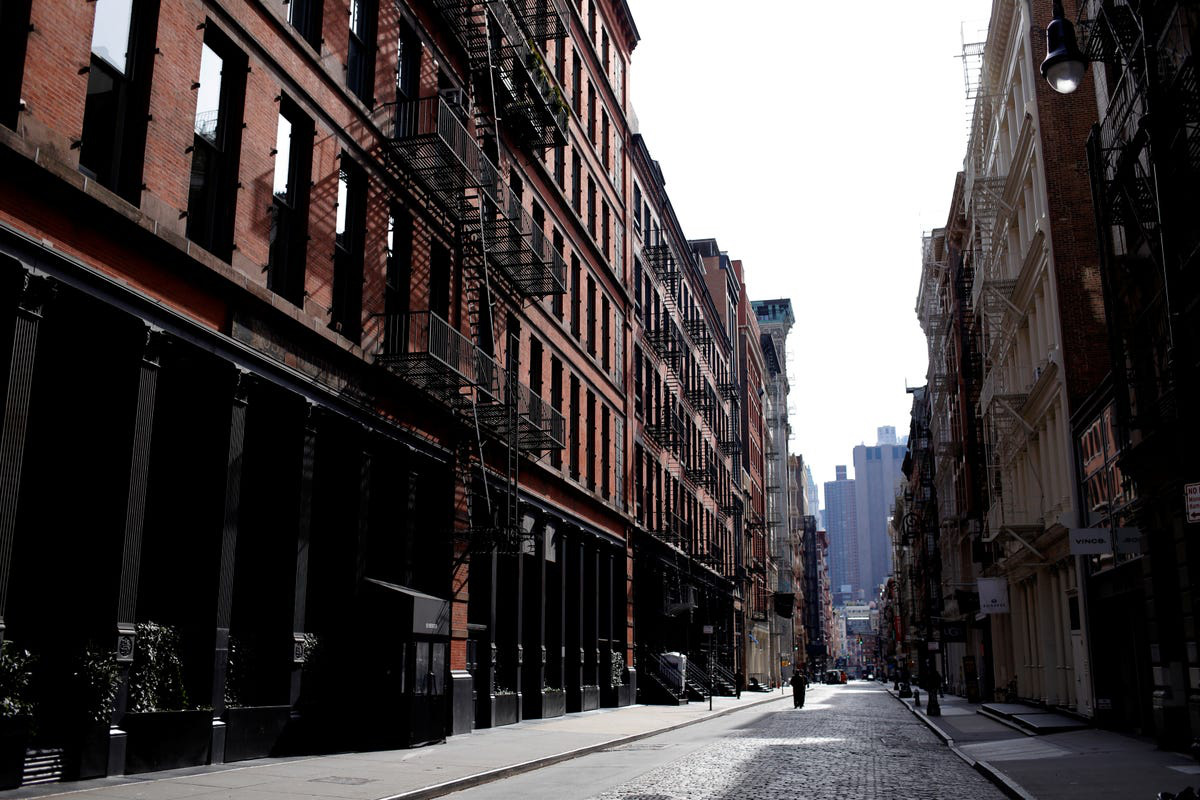 ‘Thành phố không ngủ’ New York đang ngủ yên và ảm đạm vì Covid-19 - Ảnh 6.