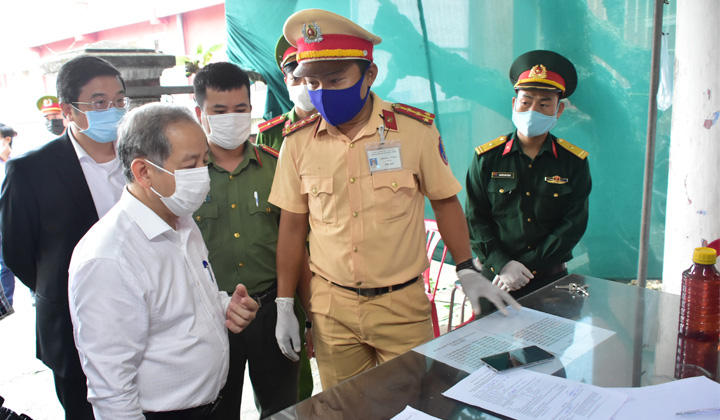 Chủ tịch Thừa Thiên - Huế: Sẵn sàng phương án đón tối thiểu 5.000 người từ nước ngoài về cách li - Ảnh 1. Chủ tịch Thừa Thiên - Huế: Sẵn sàng phương án đón tối thiểu 5.000 người từ nước ngoài về cách li - Ảnh 1.