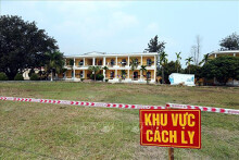 Cận cảnh cuộc sống bên trong khu cách li ở Điện Biên
