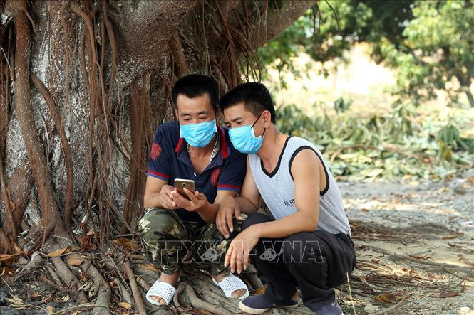 Cận cảnh cuộc sống bên trong khu cách li ở Điện Biên - Ảnh 11.