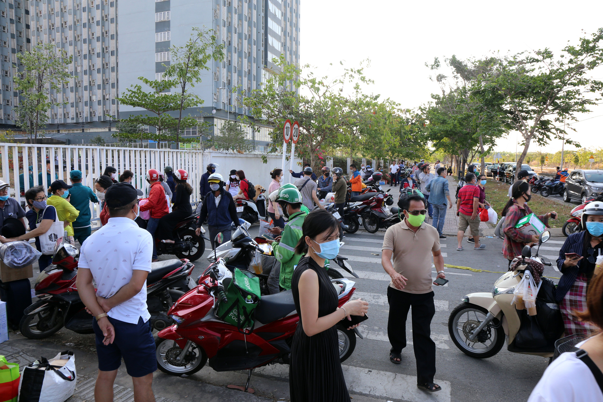 Toàn cảnh khu kí túc xá hiện đại nhất Việt Nam, được TP HCM trưng dụng làm nơi cách li tập trung phòng chống Covid-19 - Ảnh 16. Toàn cảnh khu kí túc xá hiện đại nhất Việt Nam, được TP HCM trưng dụng làm nơi cách li tập trung phòng chống Covid-19 - Ảnh 16.