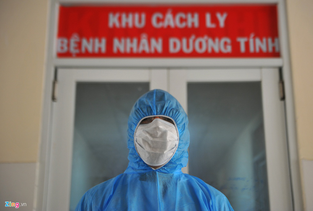 Vì sao hơn 90% ca nhiễm Covid-19 ở Việt Nam là người trẻ - Ảnh 2. Vì sao hơn 90% ca nhiễm Covid-19 ở Việt Nam là người trẻ - Ảnh 2.