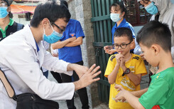 Sinh viên ngành y ra quân hỗ trợ TP HCM phòng chống dịch
