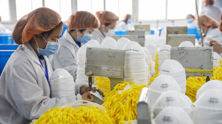Mỹ xuống nước, bày tỏ ý muốn giảm thuế cho Trung Quốc để nhập khẩu nước rửa tay và khẩu trang y tế chống dịch Covid - 19 - Ảnh 1. Mỹ xuống nước, bày tỏ ý muốn giảm thuế cho Trung Quốc để nhập khẩu nước rửa tay và khẩu trang y tế chống dịch Covid - 19 - Ảnh 1.