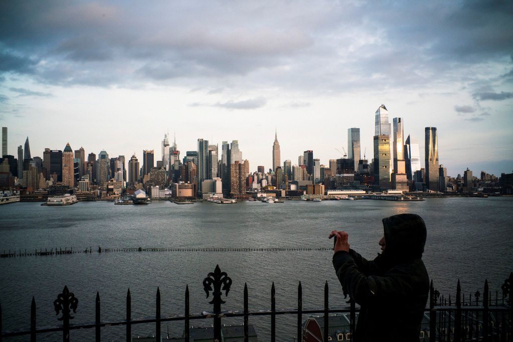 Hơn 15.000 ca nhiễm, New York trở thành tâm điểm mới của đại dịch - Ảnh 1. Hơn 15.000 ca nhiễm, New York trở thành tâm điểm mới của đại dịch - Ảnh 1.