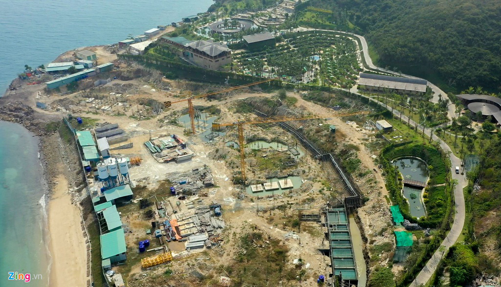 Xây công trình không phép ở đảo Hòn Tằm, lấn danh thắng vịnh Nha Trang - Ảnh 2. Xây công trình không phép ở đảo Hòn Tằm, lấn danh thắng vịnh Nha Trang - Ảnh 2.