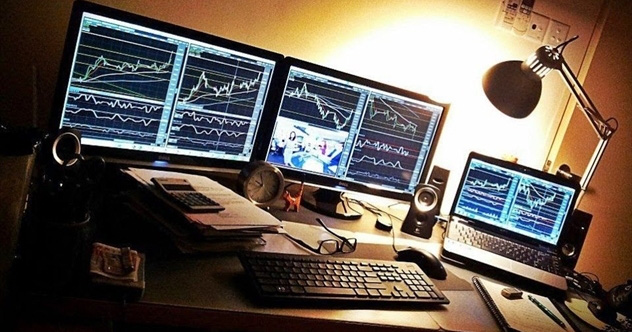 Thị trường dịch chuyển còn nhanh hơn cả mạng WiFi, trader điên đầu vì làm việc tại nhà - Ảnh 1. Thị trường dịch chuyển còn nhanh hơn cả mạng WiFi, trader điên đầu vì làm việc tại nhà - Ảnh 1.