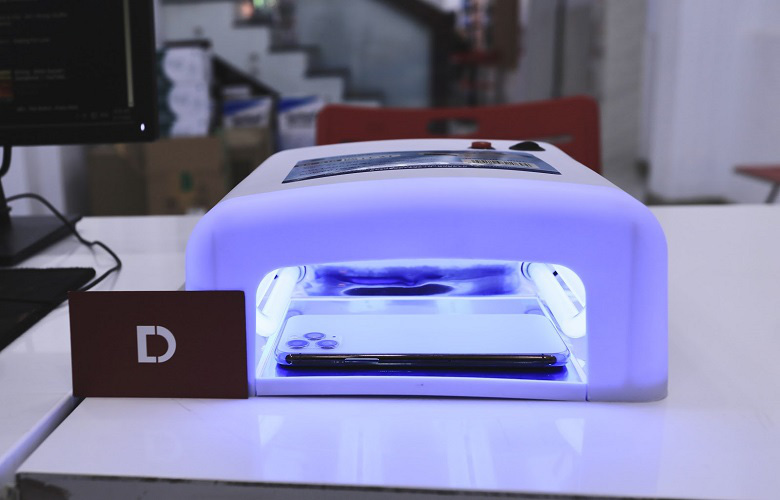 Dịch vụ khử khuẩn điện thoại bằng tia UV miễn phí phòng Covid-19 tại TPHCM - Ảnh 2. Dịch vụ khử khuẩn điện thoại bằng tia UV miễn phí phòng Covid-19 tại TPHCM - Ảnh 2.