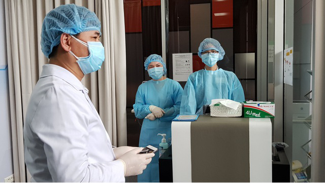 Bác sĩ Bệnh viện Bạch Mai: 'Chúng tôi vẫn ổn và lạc quan' - Ảnh 1. Bác sĩ Bệnh viện Bạch Mai: 'Chúng tôi vẫn ổn và lạc quan' - Ảnh 1.