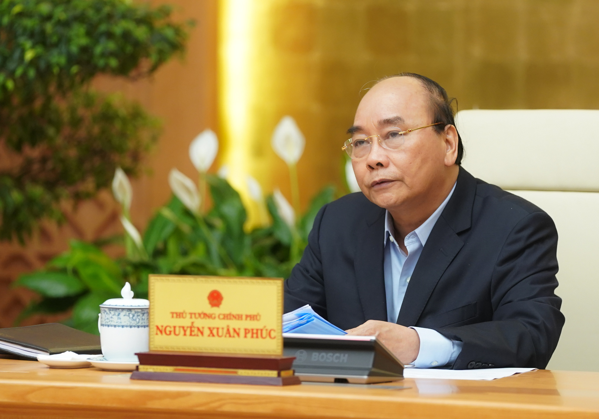 Thủ tướng: Rà soát tất cả trường hợp đã nhập cảnh Việt Nam từ 8/3, hạn chế hạ cánh tại sân bay Nội Bài, Tân Sơn Nhất - Ảnh 1.