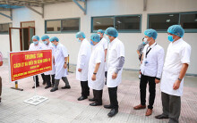 18 y bác sĩ viết đơn tình nguyện vào 'tâm dịch' Covid-19 chăm sóc bệnh nhân