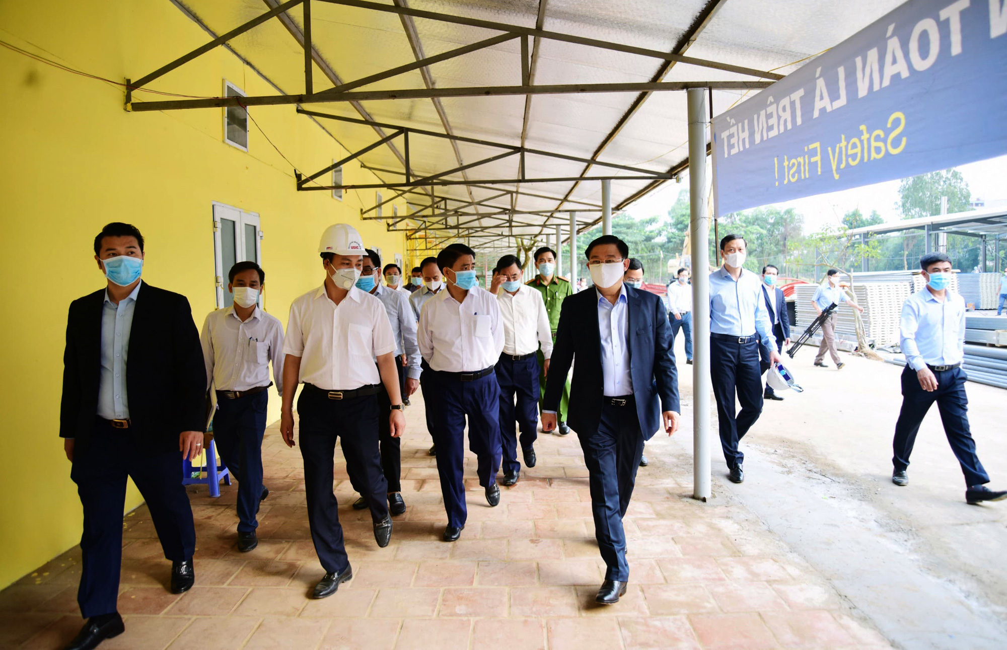 Hà Nội sửa xong bệnh viện bỏ hoang ở Mê Linh làm khu cách li chống dịch Covid-19 - Ảnh 15. Hà Nội sửa xong bệnh viện bỏ hoang ở Mê Linh làm khu cách li chống dịch Covid-19 - Ảnh 15.