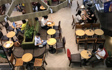 Quán ăn ở Sài Gòn không được ngồi quá 10 người/bàn, giữ khoảng cách 2 mét/khách