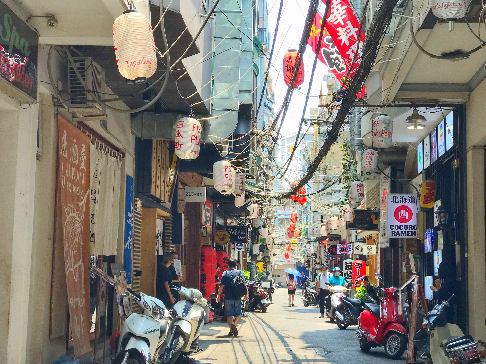 Các điểm du lịch tại TP.HCM vắng hoàn toàn sau quyết định dừng nhập cảnh người nước ngoài vào Việt Nam - Ảnh 15. Các điểm du lịch tại TP.HCM vắng hoàn toàn sau quyết định dừng nhập cảnh người nước ngoài vào Việt Nam - Ảnh 15.