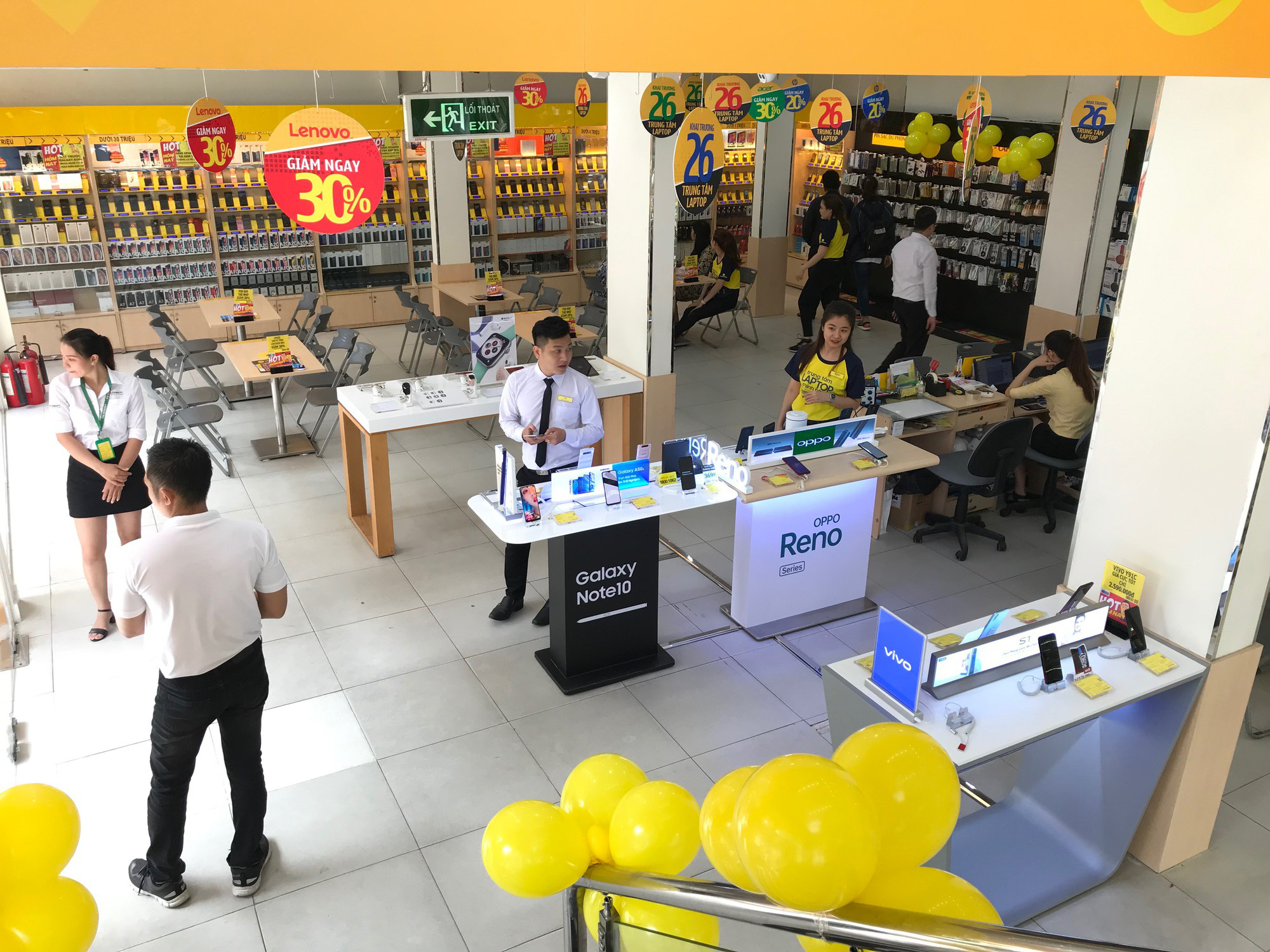 Có thể đóng cửa vì dịch Covid-19, Thế Giới Di Động sẽ quay cuồng ra sao? - Ảnh 2. Có thể đóng cửa vì dịch Covid-19, Thế Giới Di Động sẽ quay cuồng ra sao? - Ảnh 2.