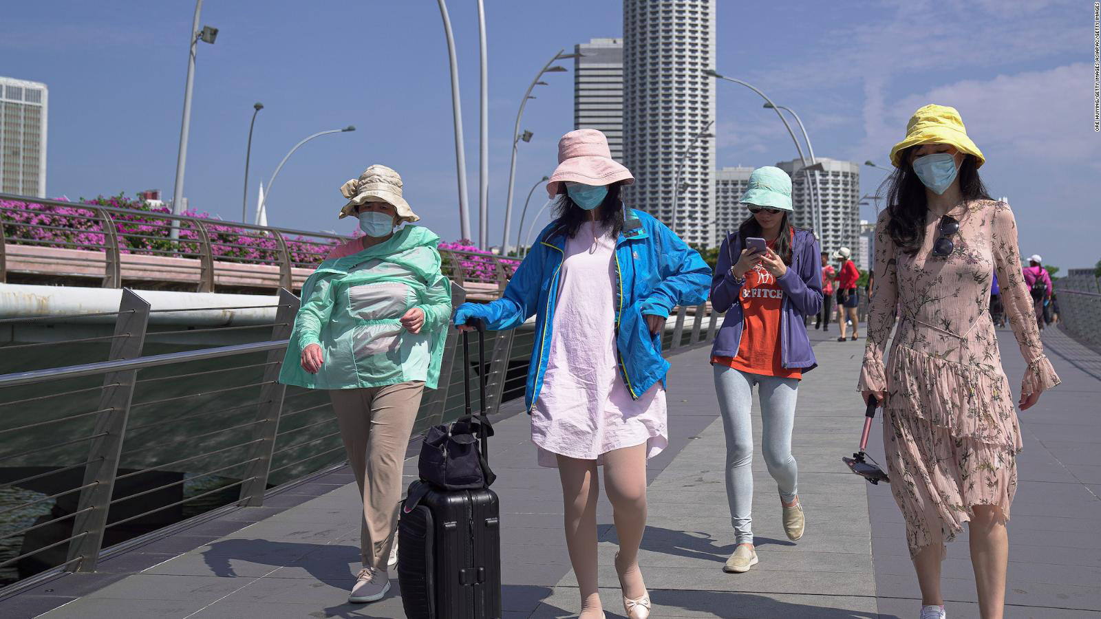 Những người vi phạm qui tắc cách li an toàn 1m sẽ bị bỏ tù hoặc phạt tiền tại Singapore - Ảnh 4. Những người vi phạm qui tắc cách li an toàn 1m sẽ bị bỏ tù hoặc phạt tiền tại Singapore - Ảnh 4.