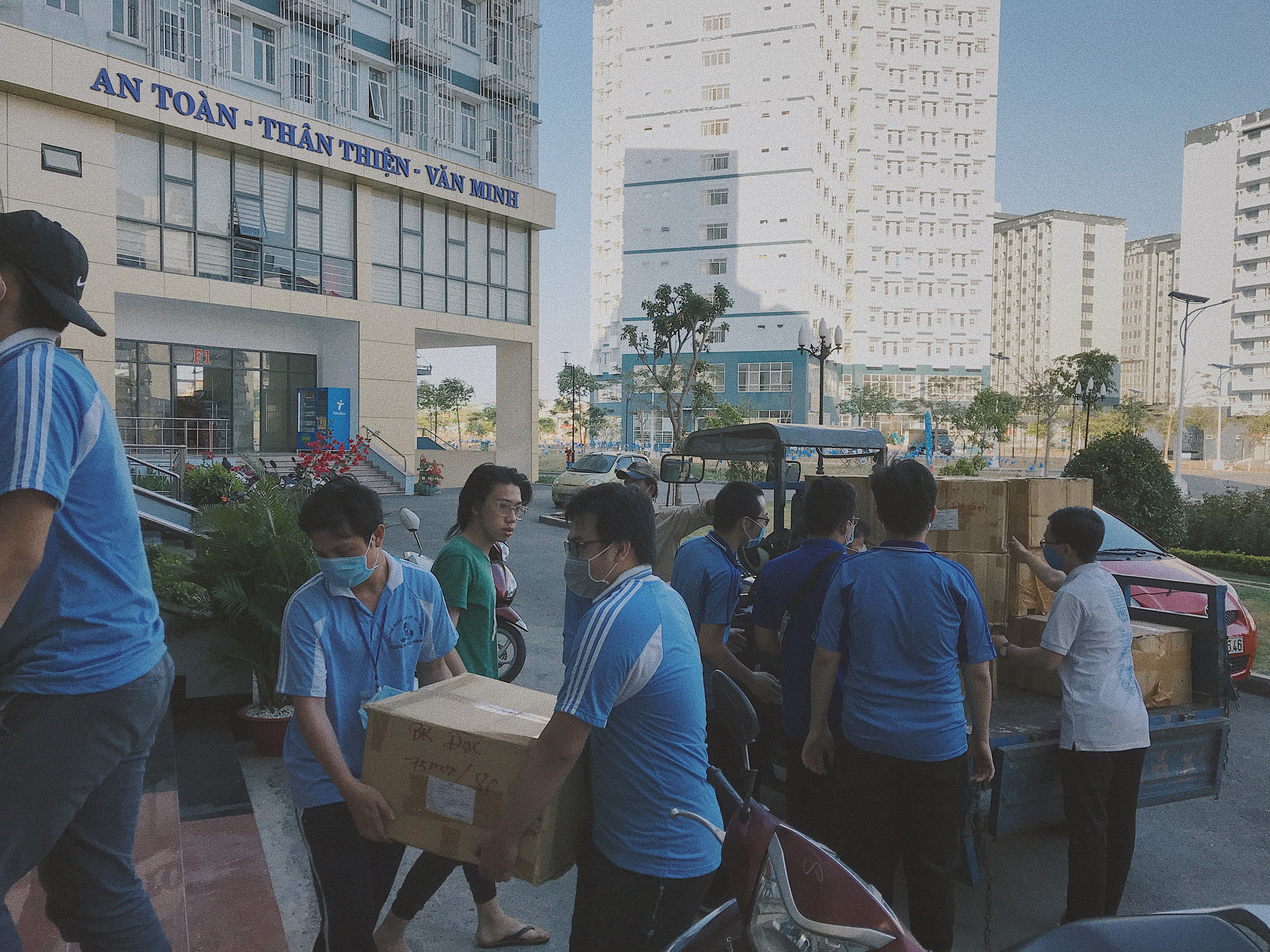 Nhật ký tình nguyện mùa Covid 19 - những người thầm lặng chẳng mong được tôn vinh - Ảnh 7. Nhật ký tình nguyện mùa Covid 19 - những người thầm lặng chẳng mong được tôn vinh - Ảnh 7.