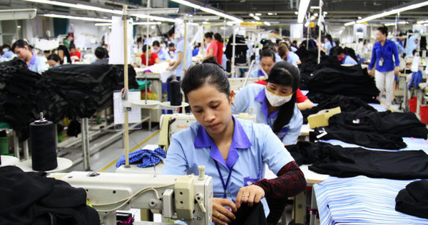 TP HCM chi gần 2.800 tỉ đồng hỗ trợ người lao động bị mất việc, tiền ăn cho người bị cách li… vì Covid-19 - Ảnh 1. TP HCM chi gần 2.800 tỉ đồng hỗ trợ người lao động bị mất việc, tiền ăn cho người bị cách li… vì Covid-19 - Ảnh 1.