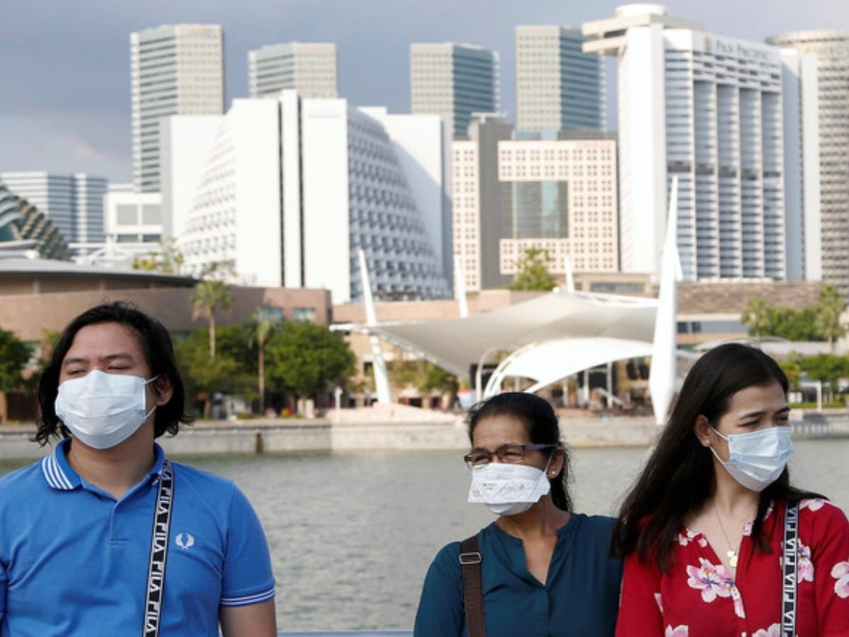 Những người vi phạm qui tắc cách li an toàn 1m sẽ bị bỏ tù hoặc phạt tiền tại Singapore - Ảnh 1. Những người vi phạm qui tắc cách li an toàn 1m sẽ bị bỏ tù hoặc phạt tiền tại Singapore - Ảnh 1.