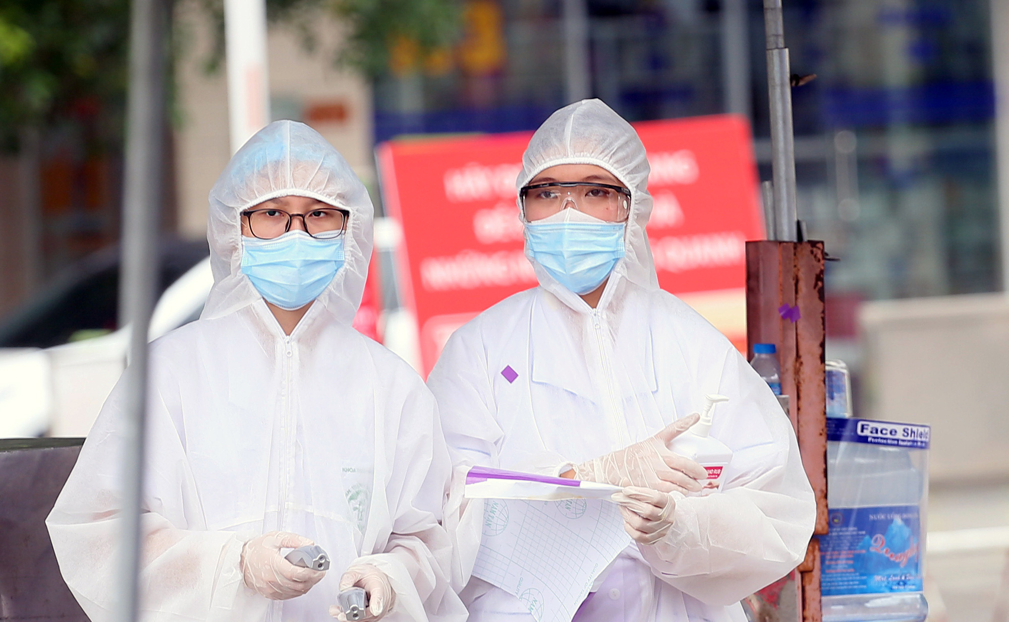 Nhân dân Thủ đô bình tĩnh, yên tâm và tiếp tục tin tưởng công tác phòng chống dịch - Ảnh 1. Nhân dân Thủ đô bình tĩnh, yên tâm và tiếp tục tin tưởng công tác phòng chống dịch - Ảnh 1.