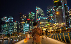 Singapore: Phạt 162 triệu đồng hoặc 6 tháng tù nếu không giữ cách nhau ít nhất 1 mét