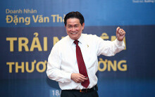 Ông Đặng Văn Thành sắp chi hơn 135 tỉ đồng gom cổ phiếu tại công ty do vợ và con gái điều hành