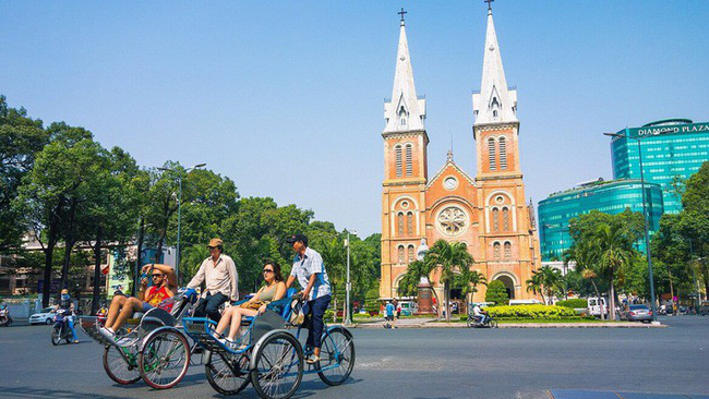 TP HCM đóng cửa toàn bộ các điểm tham quan chống dịch corona - Ảnh 1. TP HCM đóng cửa toàn bộ các điểm tham quan chống dịch corona - Ảnh 1.