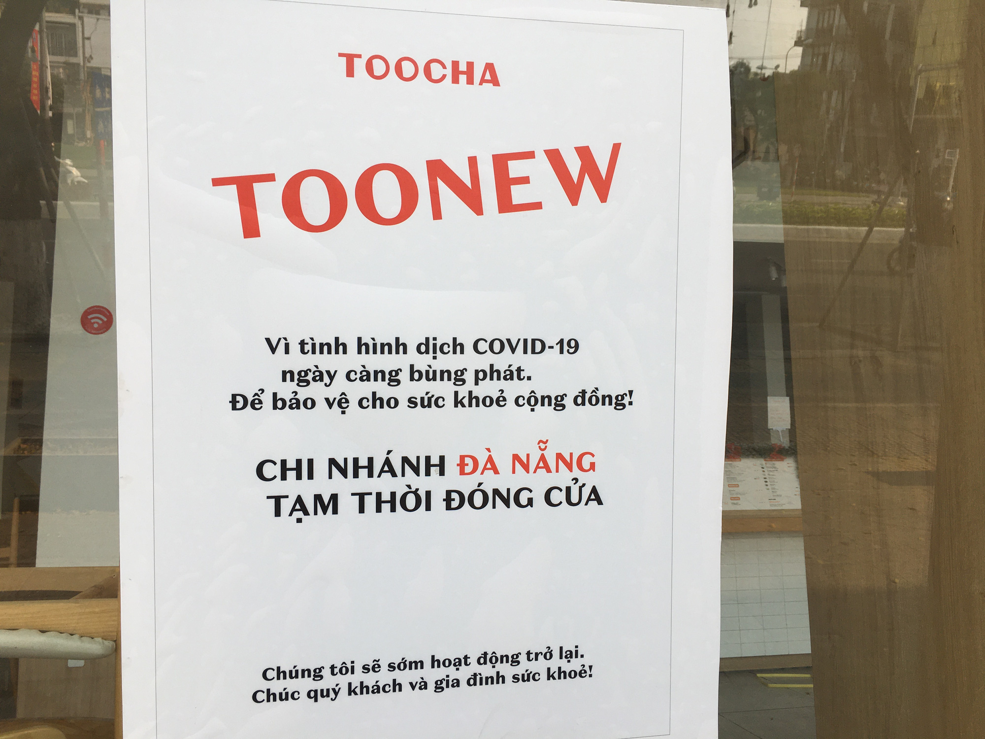 Người Đà Nẵng chấp hành tạm dừng kinh doanh, chuyển sang bán hàng online, tự mang về - Ảnh 9. Người Đà Nẵng chấp hành tạm dừng kinh doanh, chuyển sang bán hàng online, tự mang về - Ảnh 9.