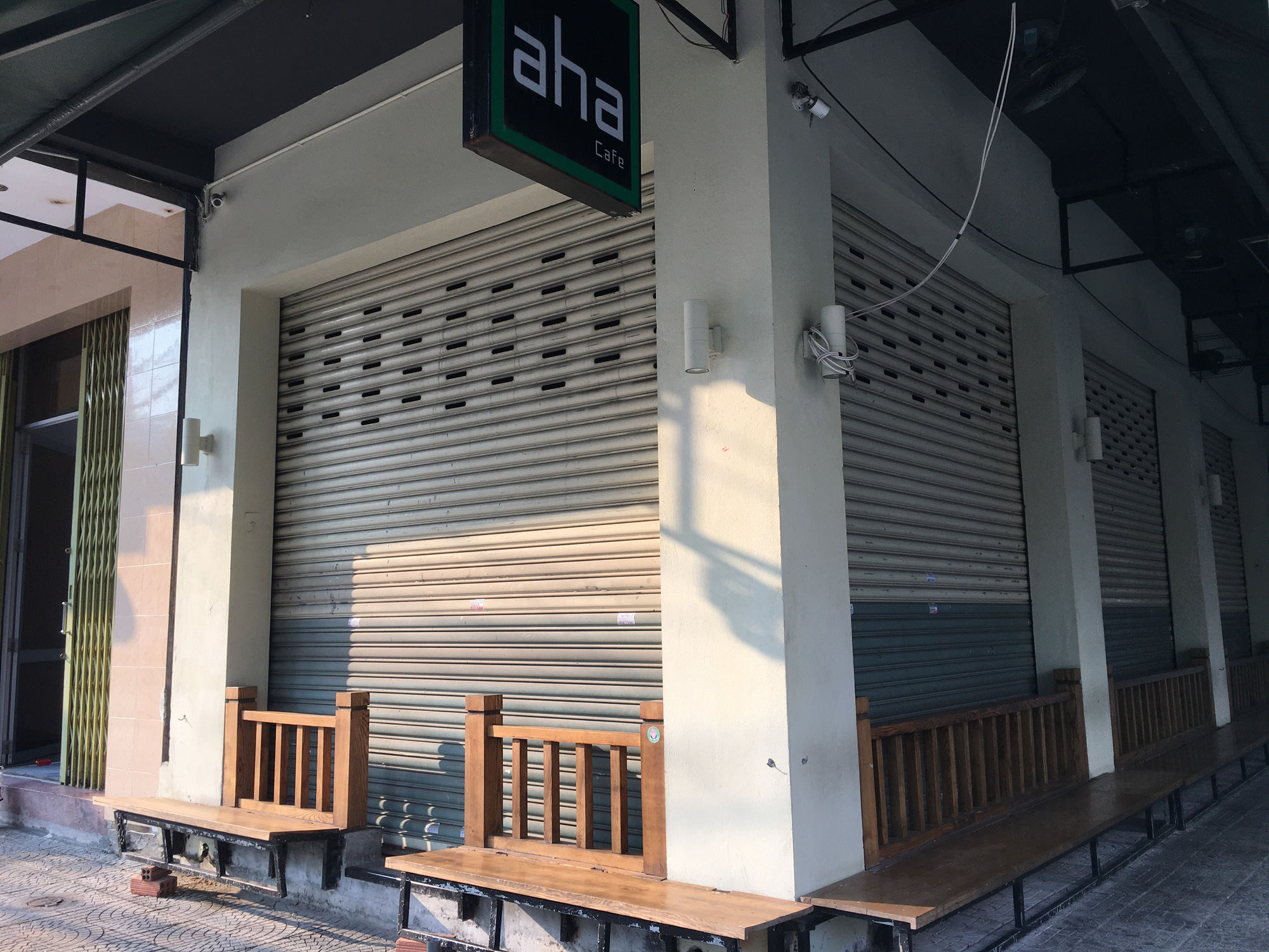 Người Đà Nẵng chấp hành tạm dừng kinh doanh, chuyển sang bán hàng online, tự mang về - Ảnh 7. Người Đà Nẵng chấp hành tạm dừng kinh doanh, chuyển sang bán hàng online, tự mang về - Ảnh 7.