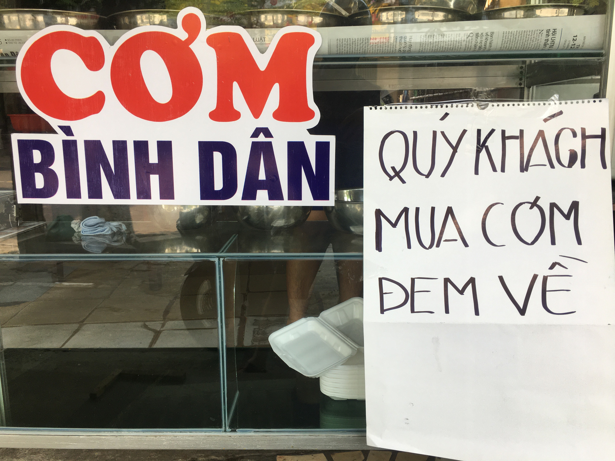 Người Đà Nẵng chấp hành tạm dừng kinh doanh, chuyển sang bán hàng online, tự mang về - Ảnh 13. Người Đà Nẵng chấp hành tạm dừng kinh doanh, chuyển sang bán hàng online, tự mang về - Ảnh 13.