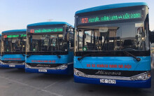 Nhiều phương tiện vận tải đường bộ, đường sắt và đường hàng không bị hạn chế, tạm ngừng hoạt động
